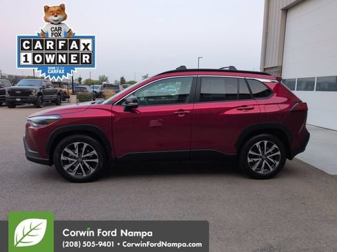 Used 2025 Toyota Corolla Cross XLE AWD/4WD image 6
