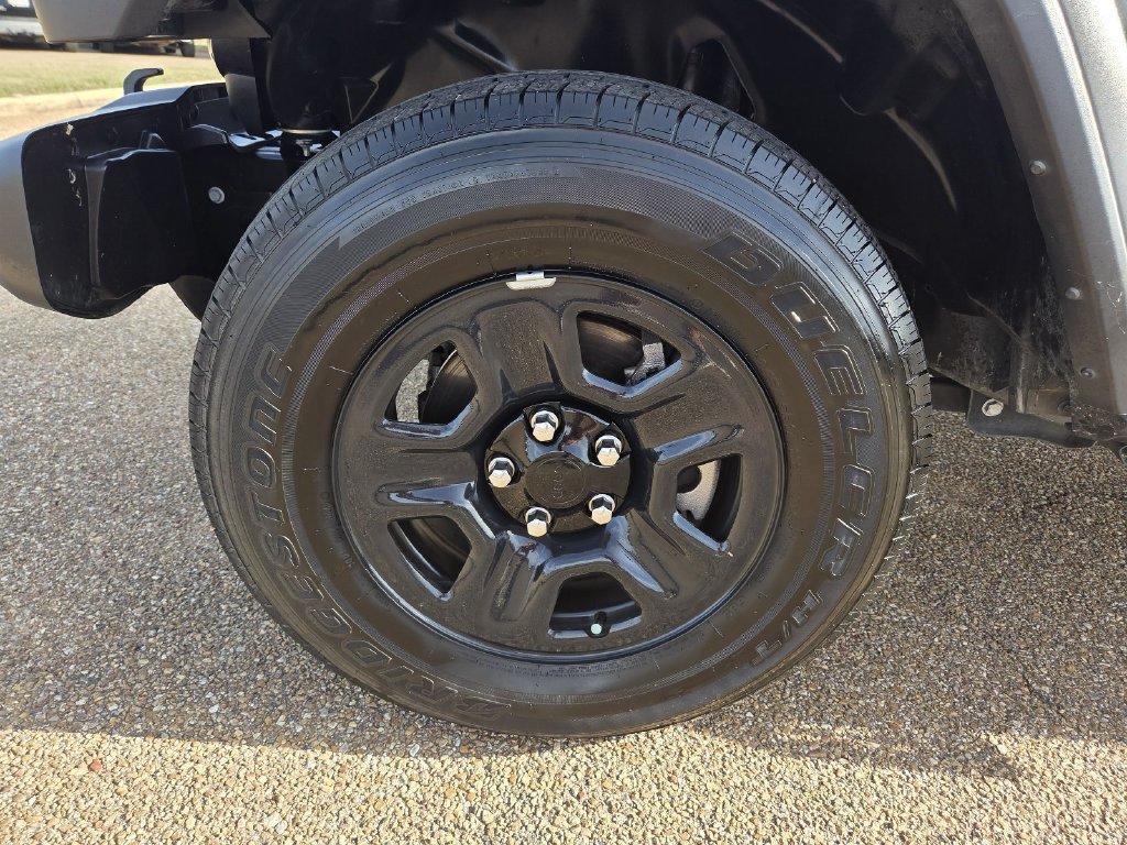Used 2024 Jeep Gladiator Sport AWD/4WD image 25
