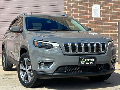 Used 2021 Jeep Cherokee Limited image 3