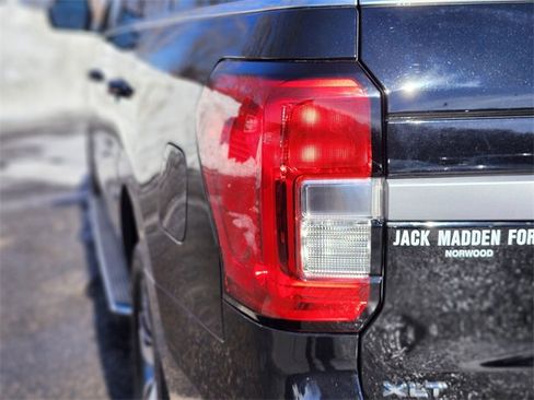 Used 2022 Ford Expedition XLT image 9