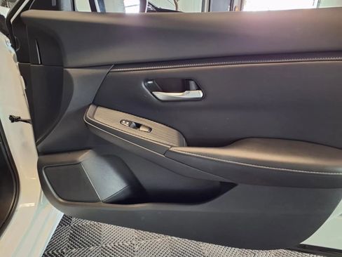 Used 2023 Nissan Sentra SV FWD image 11