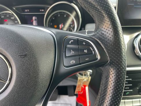 Used 2019 Mercedes-Benz GLA 250 250 4MATIC image 17