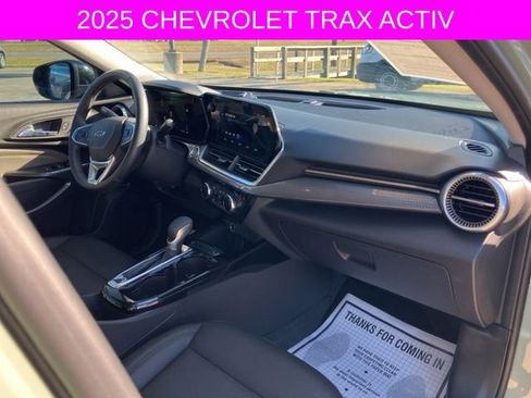 Used 2025 Chevrolet Trax ACTIV w/ Driver Confidence Package image 12
