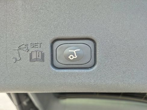 Certified 2025 Lincoln Nautilus Reserve AWD/4WD image 39