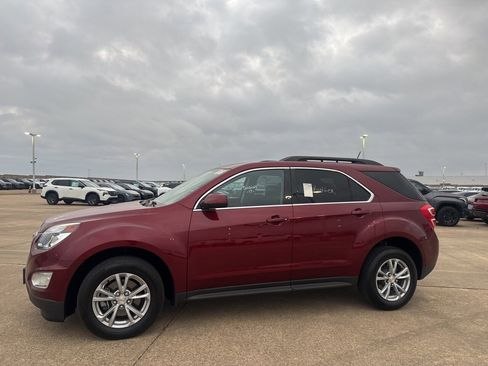 Used 2017 Chevrolet Equinox LT image 11