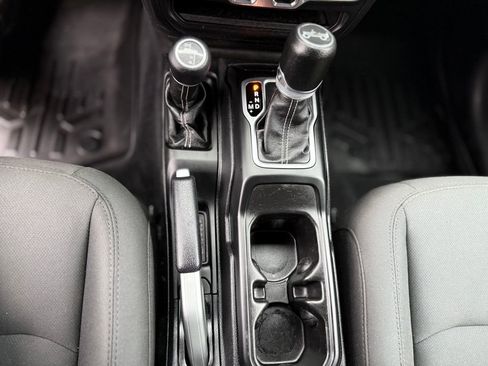 Used 2018 Jeep Wrangler Unlimited Sahara w/ Cold Weather Group image 18