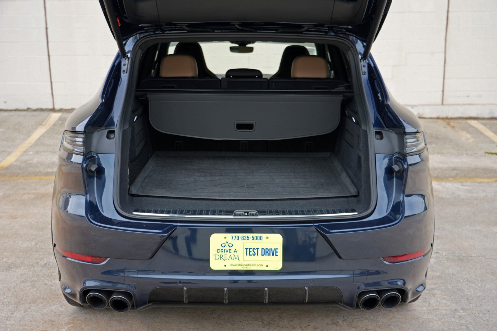 Used 2024 Porsche Cayenne Turbo AWD/4WD image 10