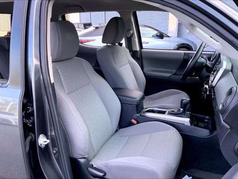 Used 2022 Toyota Tacoma SR5 image 8