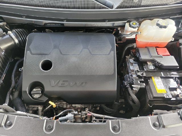 Used 2021 Chevrolet Traverse LT FWD image 30