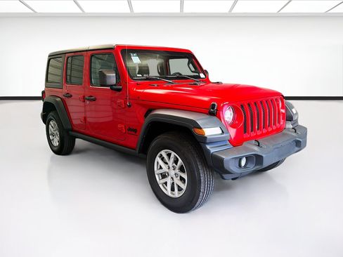 Used 2023 Jeep Wrangler Unlimited Sport AWD/4WD image 3