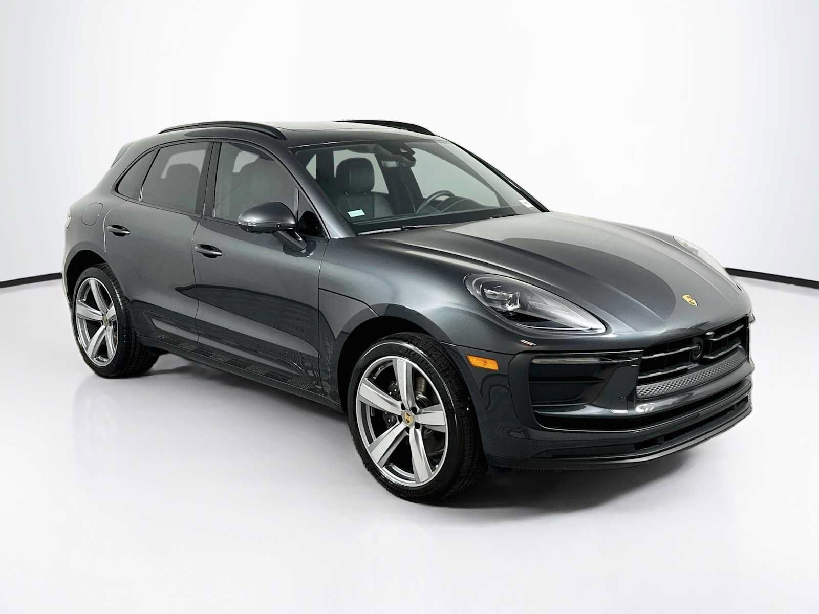 Certified 2026 Porsche Macan AWD/4WD image 7