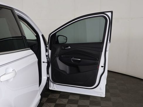 Used 2019 Ford Escape SE AWD/4WD image 16