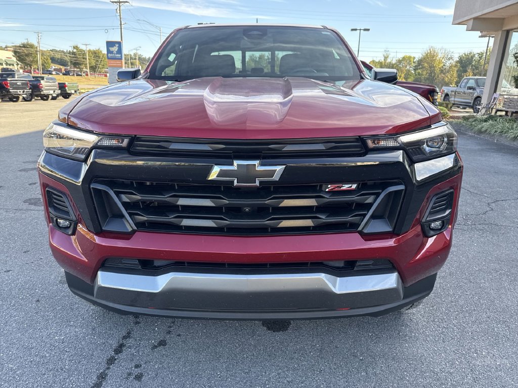 Used 2024 Chevrolet Colorado Z71 w/ Z71 Convenience Package 2 AWD/4WD image 2