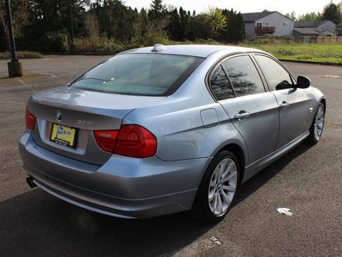 Used 2011 BMW 328i xDrive Sedan image 4