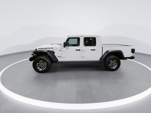 Used 2025 Jeep Gladiator Mojave image 5