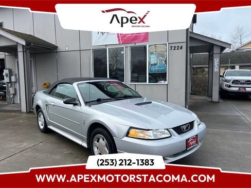 Used 2000 Ford Mustang Convertible image 1