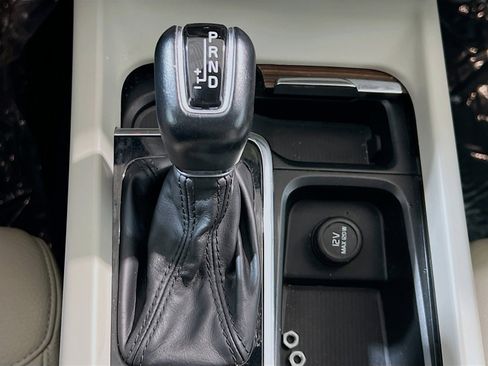 Used 2021 Volvo XC60 T5 Momentum w/ Protection Package Premier image 12