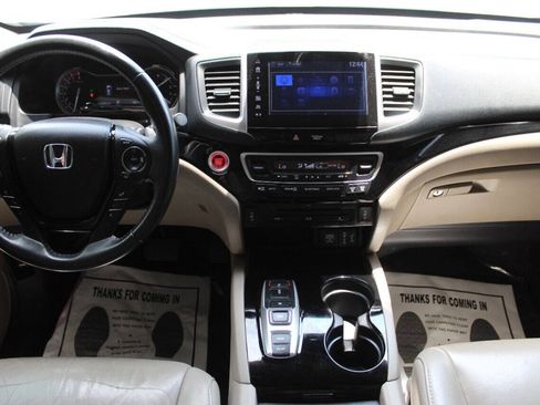 Used 2017 Honda Pilot Touring image 20