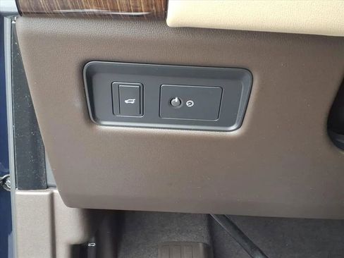 Used 2020 Land Rover Range Rover Sport HSE image 29