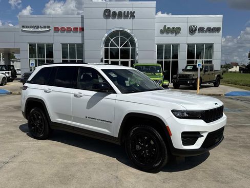 New 2025 Jeep Grand Cherokee Altitude image 1