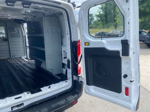 Used 2018 Ford Transit 250 148 Low Roof RWD image 9