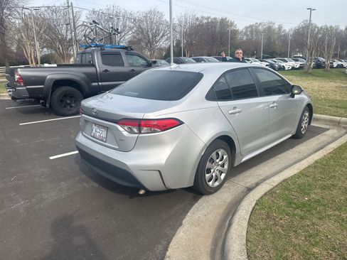 Used 2023 Toyota Corolla LE image 12