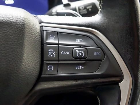 Used 2022 Jeep Grand Cherokee L Limited image 17