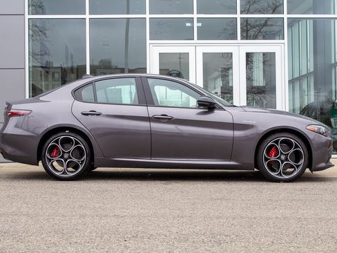 New 2025 Alfa Romeo Giulia AWD w/ Veloce Package AWD image 4