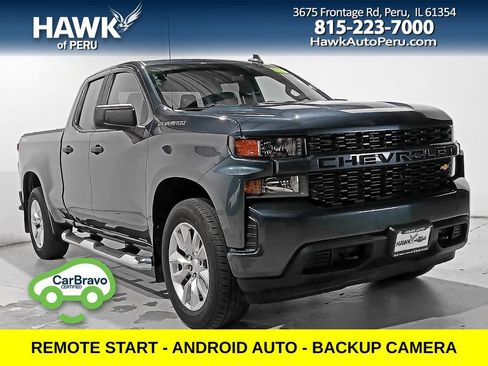 Used 2020 Chevrolet Silverado 1500 Custom w/ Custom Value Package AWD/4WD image 1