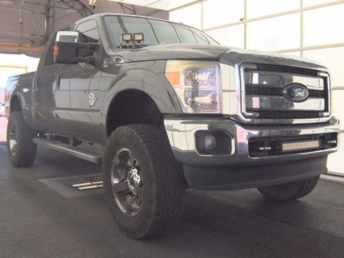 Used 2016 Ford F250 XLT w/ XLT Premium Package AWD/4WD image 2