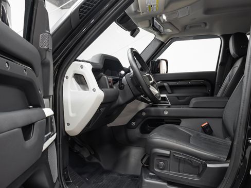 Used 2022 Land Rover Defender 110 S image 46