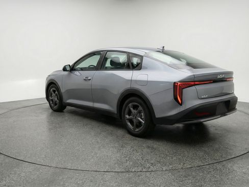 Used 2025 Kia K4 LXS image 6