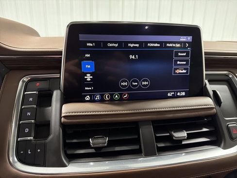 Used 2021 Chevrolet Suburban High Country image 35