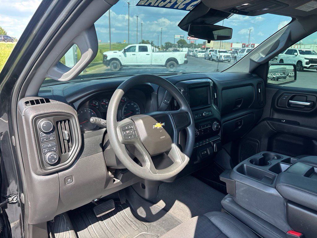 Used 2023 Chevrolet Silverado 1500 Custom AWD/4WD image 10