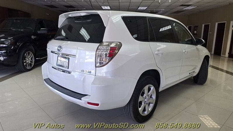 Used 2013 Toyota RAV4 EV FWD image 4