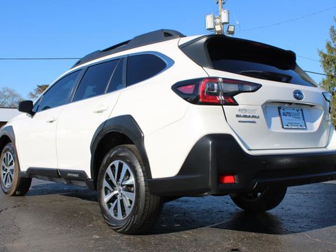 Used 2024 Subaru Outback Premium image 11