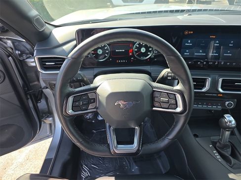 Used 2025 Ford Mustang Premium image 20