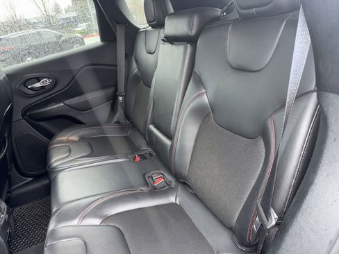 Used 2020 Jeep Cherokee Trailhawk w/ Comfort/Convenience Group image 20