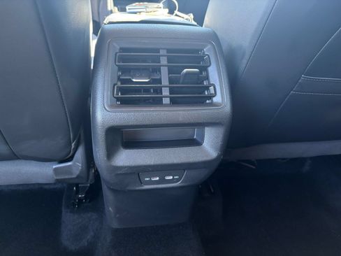 Used 2026 Volkswagen Tiguan SE AWD/4WD image 21