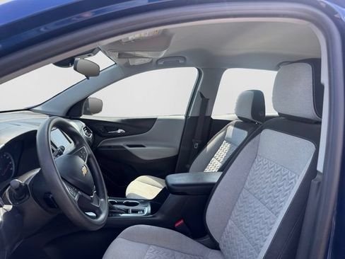 Used 2022 Chevrolet Equinox LS FWD image 11