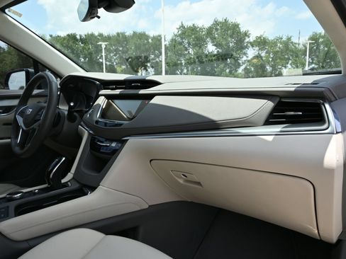 Used 2021 Cadillac XT5 Premium Luxury FWD image 24
