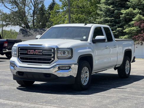 Used 2017 GMC Sierra 1500 SLE w/ SLE Value Package AWD/4WD image 40