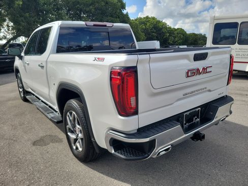 Used 2023 GMC Sierra 1500 SLT w/ SLT Premium Package AWD/4WD image 7