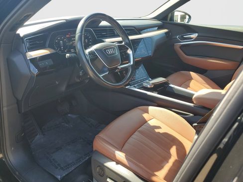 Used 2024 Audi Q8 e-tron Premium AWD/4WD image 19