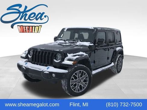 Used 2022 Jeep Wrangler Unlimited Sahara image 1