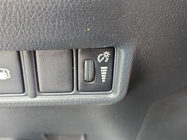 Used 2019 Toyota C-HR LE FWD image 24