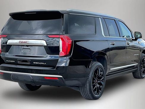 Used 2022 GMC Yukon XL Denali AWD/4WD image 5