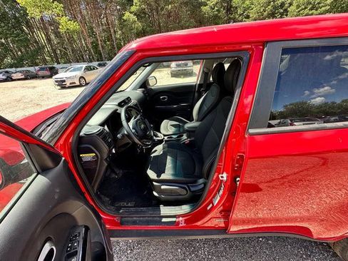 Used 2016 Kia Soul + w/ Audio Package FWD image 21