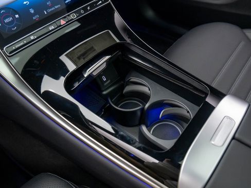 New 2025 Mercedes-Benz GLC 300 4MATIC image 12