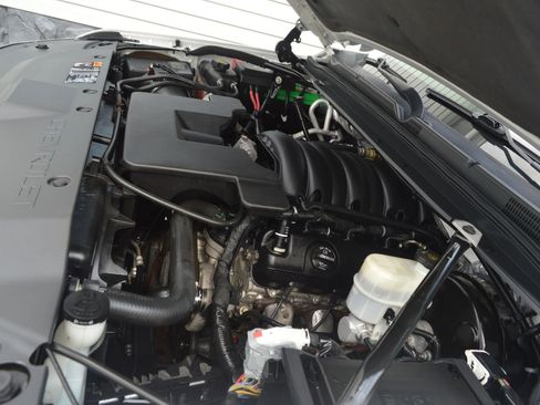 Used 2016 Chevrolet Tahoe LT w/ Luxury Package image 32